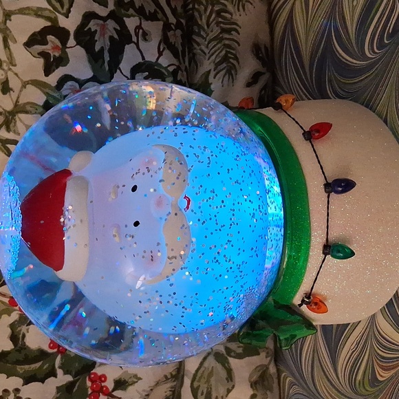 Light-Up Bobble Head Santa Snow Globe New